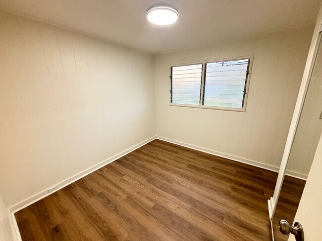 Building Photo - Newly Updated Gorgeous 3 Bed, 1.5 Bath Single Family House in Pearl City Available Now!