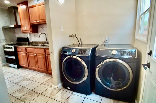 Building Photo - 18420 Crest Ave