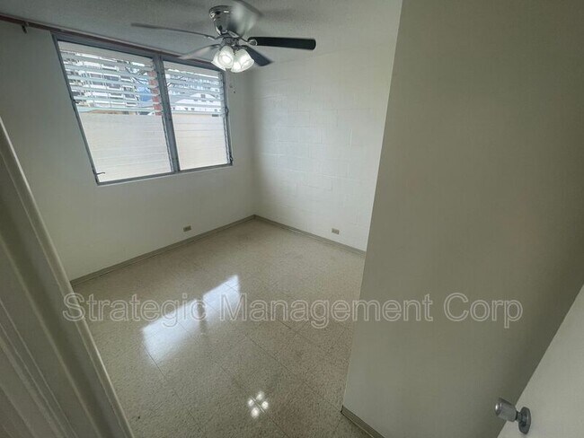 Building Photo - 1735 Young St