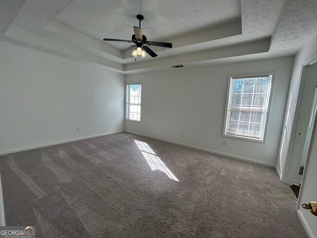 Building Photo - 2022 Whitfield Ln