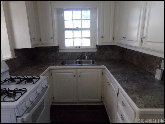 Building Photo - 624 W 33rd St