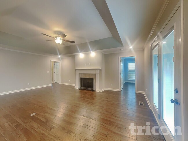 Building Photo - 424 Mya Marie Dr