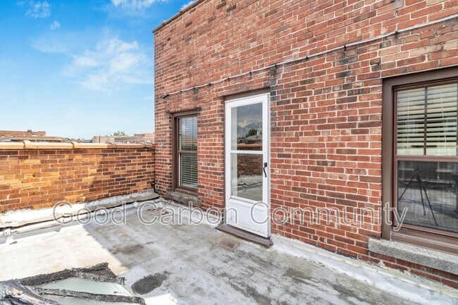 Building Photo - 1378 Hertel Ave