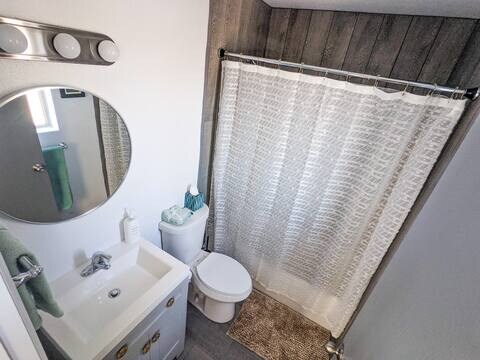 Building Photo - 109 W Oak Ave