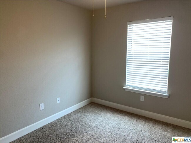 Building Photo - 2024 Rueben Rd