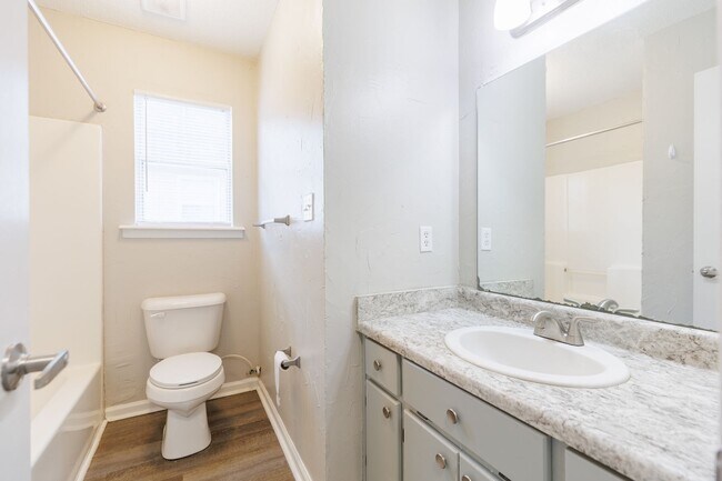 Building Photo - 3 Bedroom/2 Bath Home in Remerton