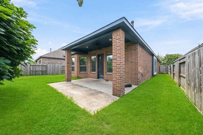 Building Photo - 10906 Perennial Mist Dr