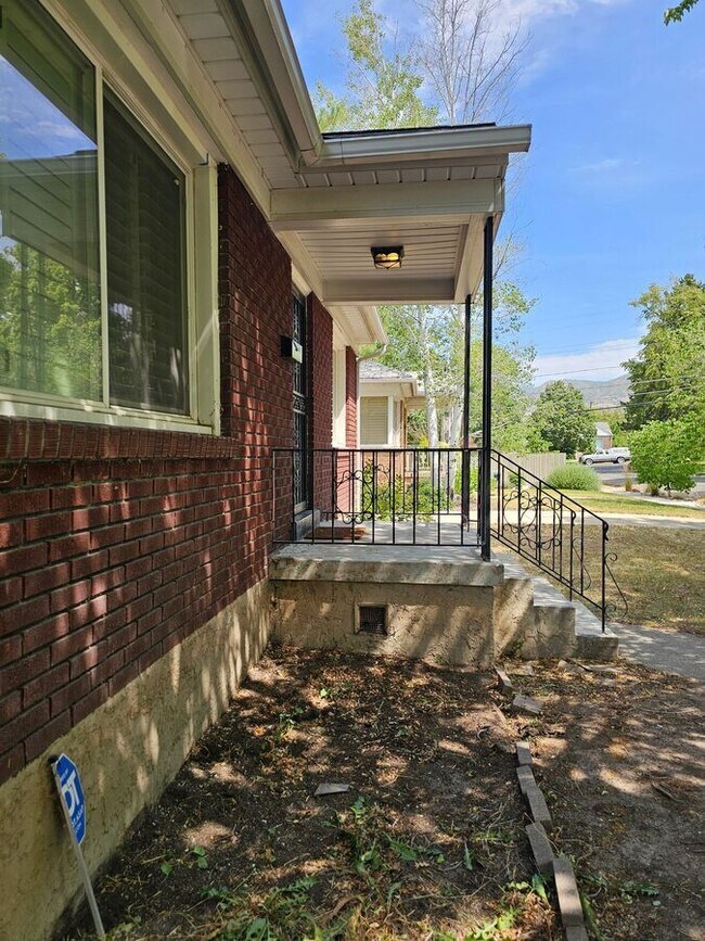 Building Photo - 2124 Texas St