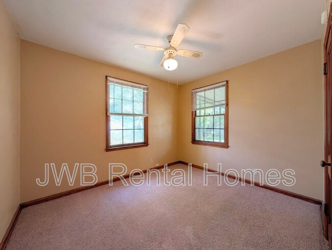 Building Photo - 1147 Maynard St