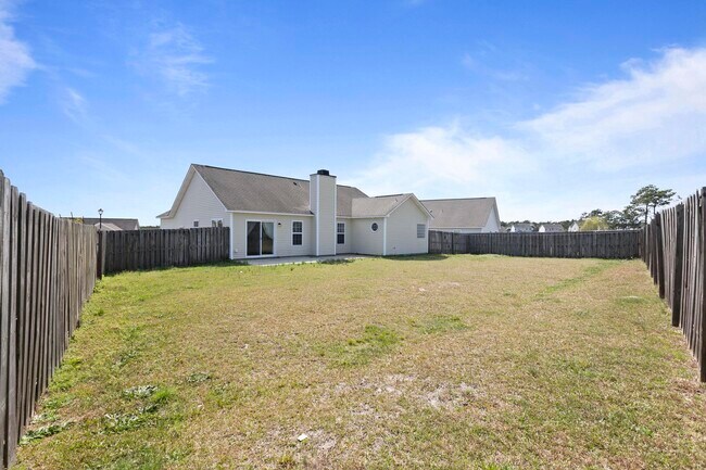Building Photo - 331 Rose Bud Ln
