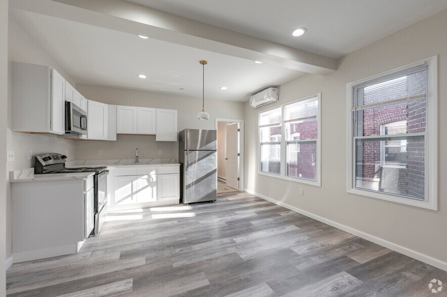 27-39 Main St - Unit 15 - Studio w/ Extra Space - Kitchen - 23-39 Main St