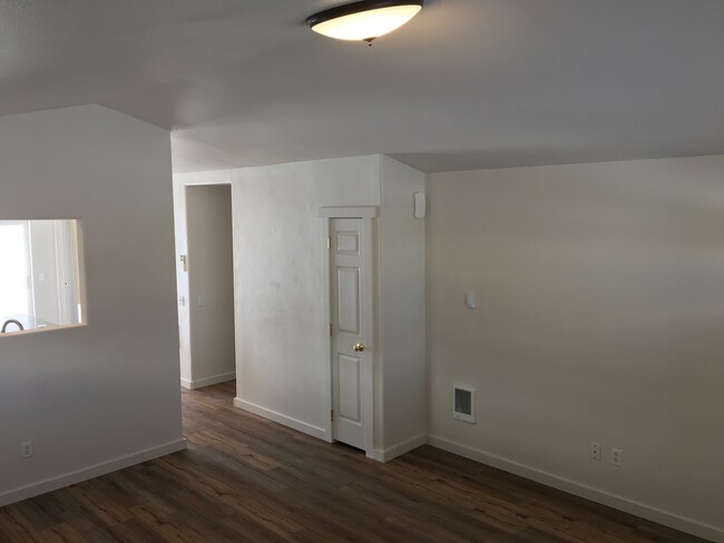 Building Photo - This Home Has It All!