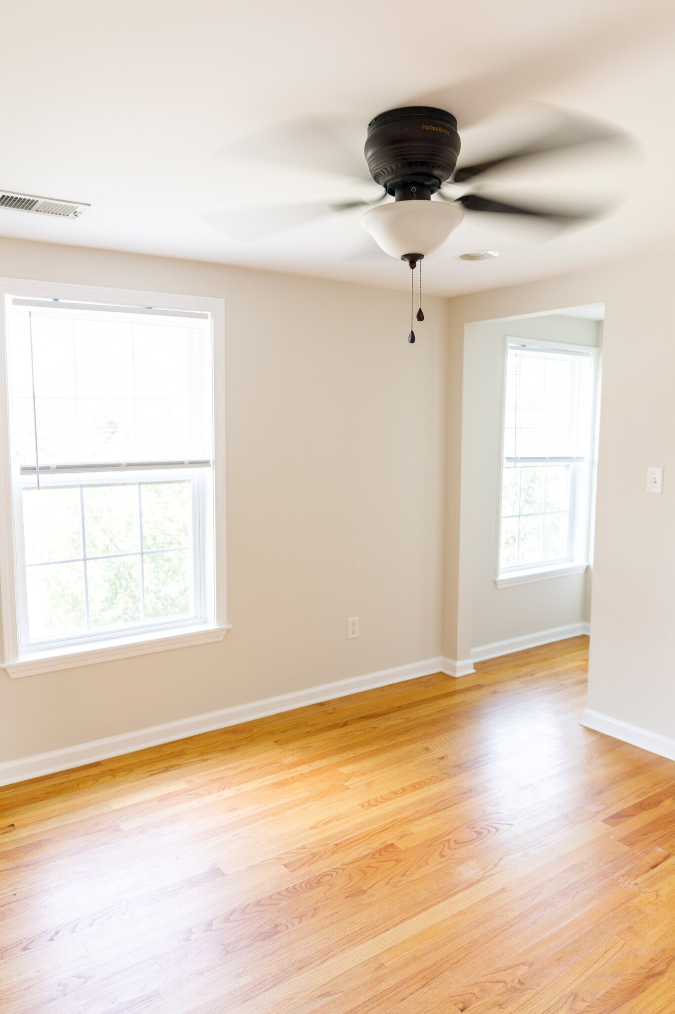 Building Photo - 116 America St