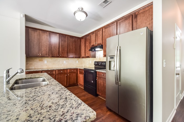 Building Photo - 3253 Pennington Dr