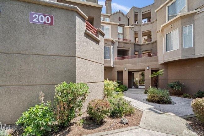 Building Photo - 200 Caldecott Ln