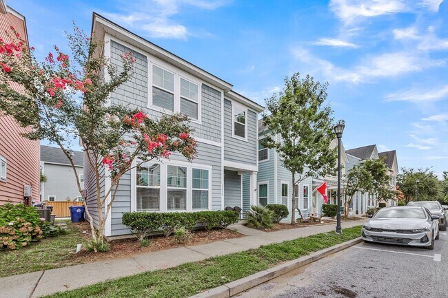 Building Photo - 1658 Indy Dr