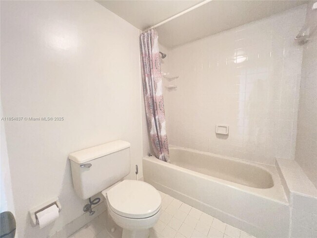 Building Photo - 9255 SW 125th Ave
