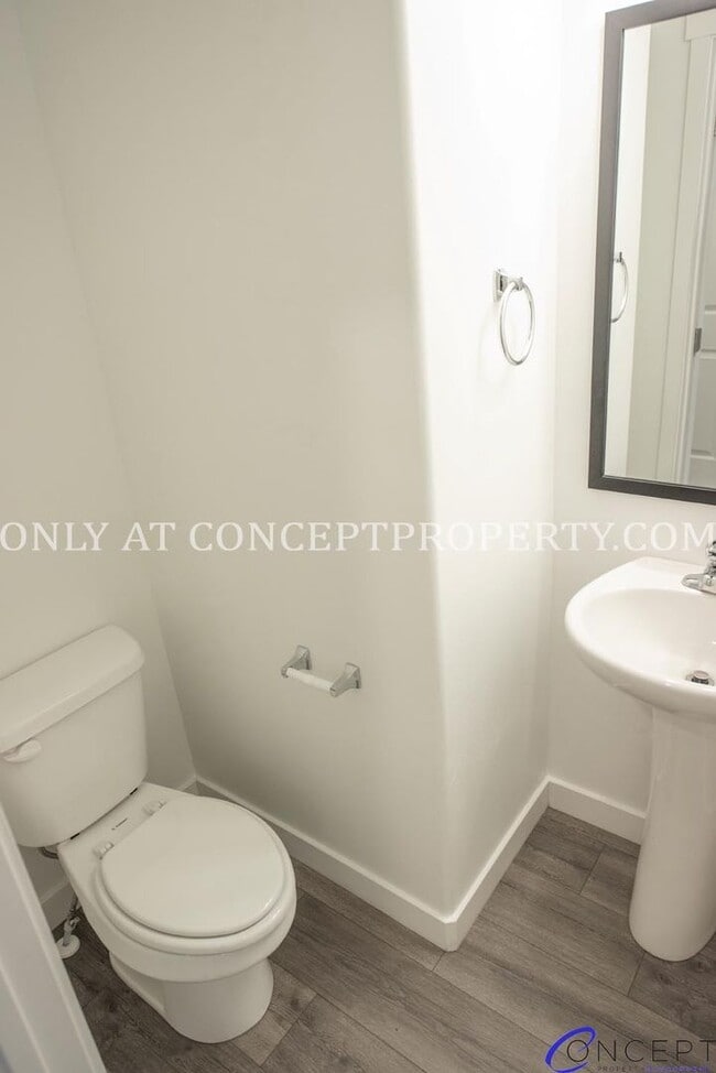 Building Photo - Brand-New Beautiful Spacious Modern Townhome in Lehi with Luxury Finishes & Prime Amenities