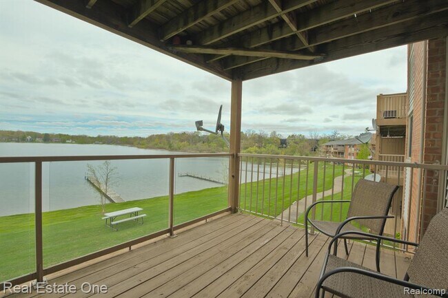 Building Photo - 1944 Klingensmith Rd