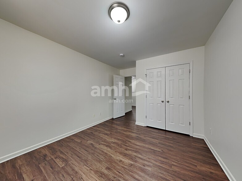 Building Photo - 2307 Sidney Porter Dr