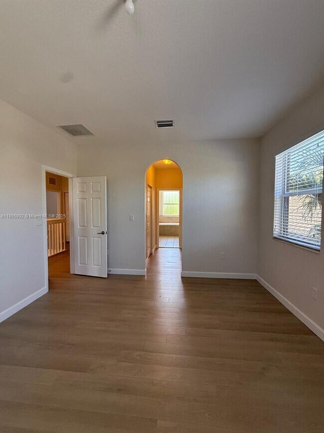 Building Photo - 16991 SW 90th Terrace