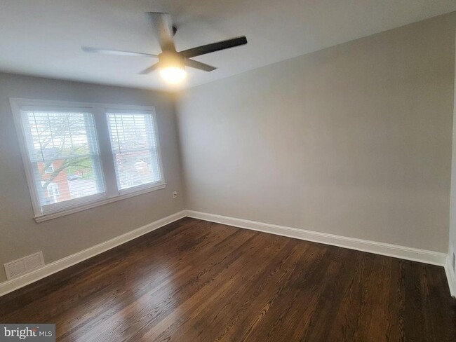 Building Photo - 202 Edgewood St