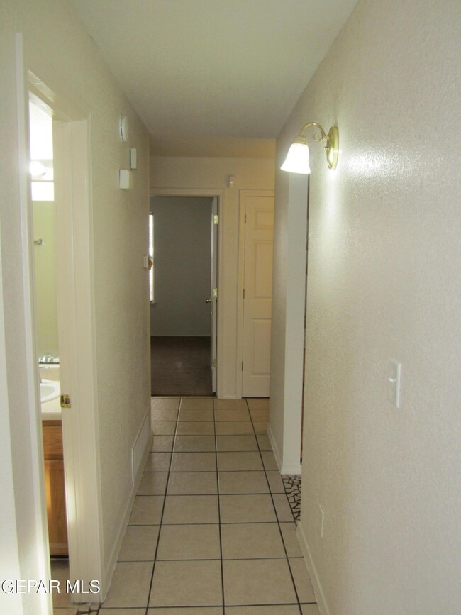 Building Photo - 6572 Dakota Ridge Dr