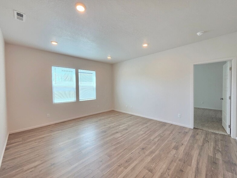 Building Photo - 10517 Sorenstam Rd