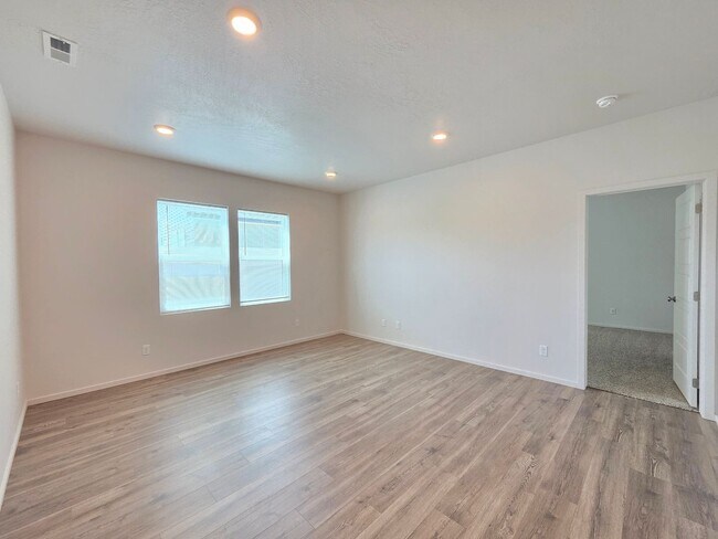Building Photo - $2,695 - 4 Bed / 2 Bath Beautiful Newer Construction Home in Cheney