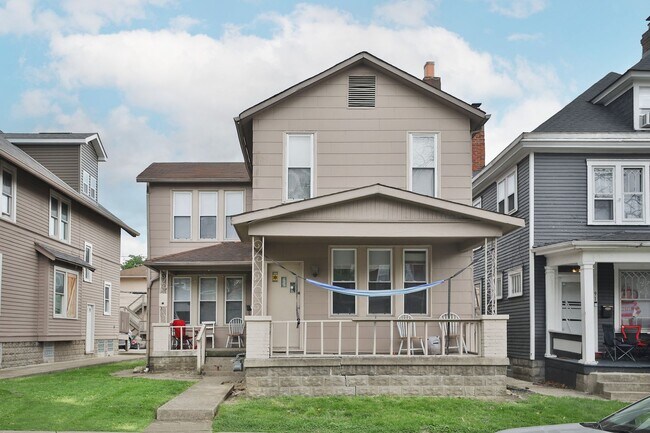 Building Photo - 4-5 BR HOUSE on Frambes close to High St / Short term lease available