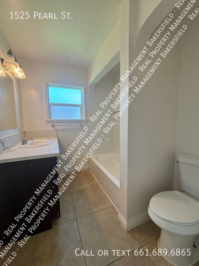 Building Photo - 1525 Pearl Street-Zero deposit, Ask us how!