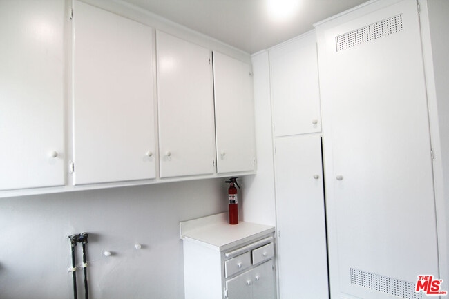 Building Photo - 6263 La Tijera Blvd