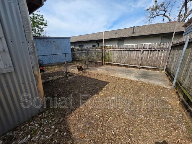 Building Photo - 8625 Nelson St