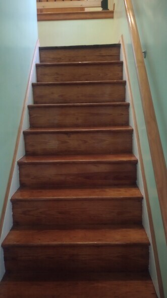 Building Photo - 12 Hillside Ave