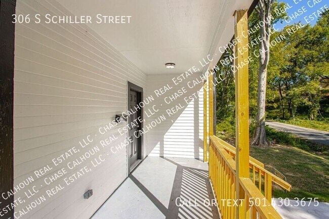Building Photo - 306 S Schiller St