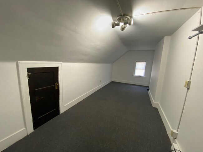 Building Photo - 2211 Neil Ave