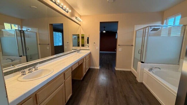 Building Photo - 28622 High Ridge Dr