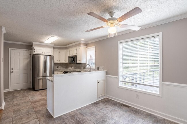 Building Photo - 509 Holly Ridge Ln