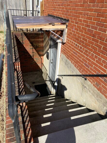 Building Photo - 1324 Xaveria Dr