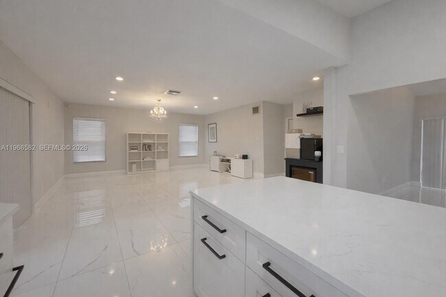 Building Photo - 20888 Sugarloaf Ln