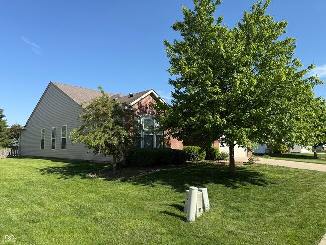 Building Photo - 1055 Woodfield Ct