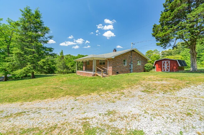 Building Photo - 8624 Walnut Springs Ln