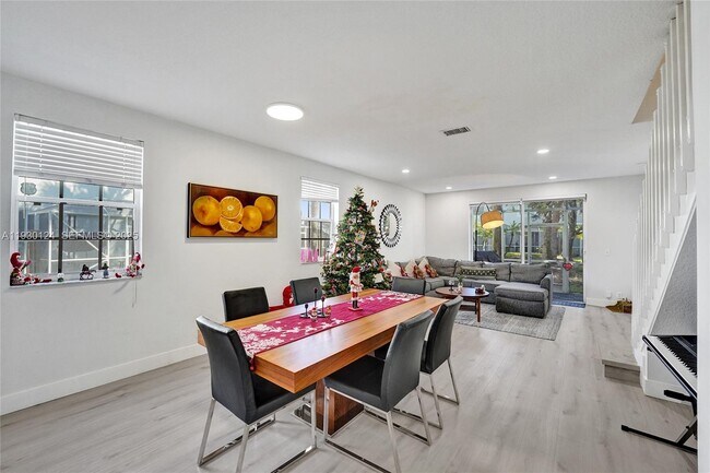 Building Photo - 3643 San Simeon Cir