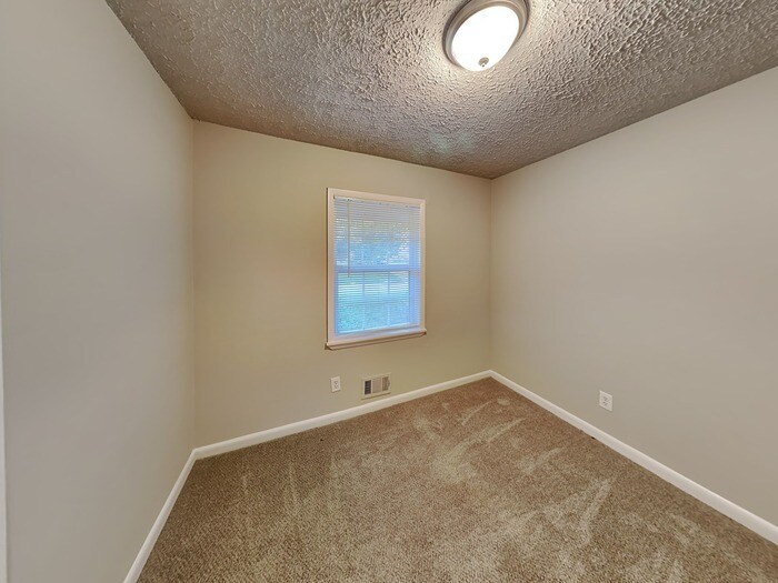 Building Photo - 8050 Attleboro Dr