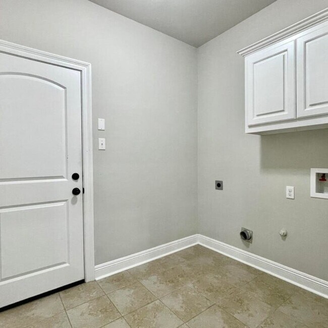 Building Photo - 103 Sapphire Springs Rd