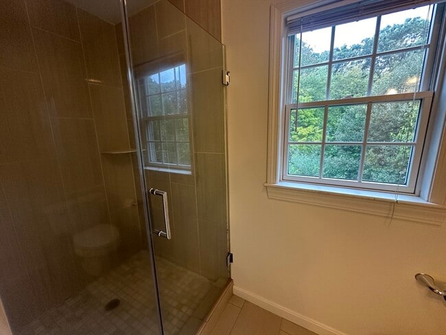 Building Photo - 18 Edgemoor Cir