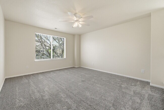 Building Photo - $2,845.95 - 3 Bed, 2 Bath Home in Thornton with Central AC and In Unit Laundry!