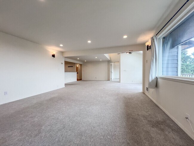 Building Photo - 2bd/1ba Seattle House