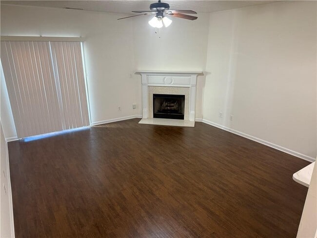 Building Photo - 2729 Heathrow Dr