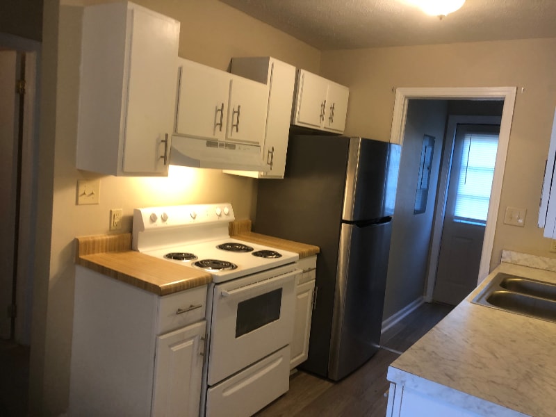 Building Photo - 502 Oak Cir Dr